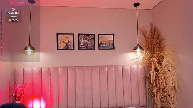 Zoe Banks  online show from 10.12.25
