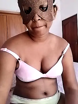 DiluQueen online show from 02.24.25