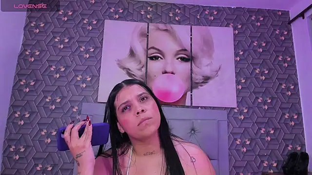 Snapshot of Emily_rivera78 chatting on 05.11.26 Emily rivera78 online show from 05.11.26