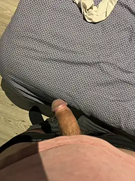 yannusgir33 online show from 04.22.26