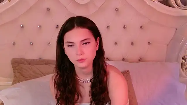 GIGI DAV online show from 11.04.25