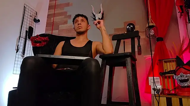 AngeloColleen online show from 11.08.25