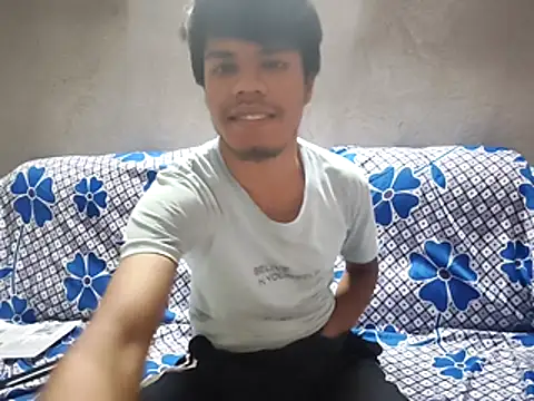 Snapshot of HomeCum chatting on 11.14.25 HomeCum online show from 11.14.25