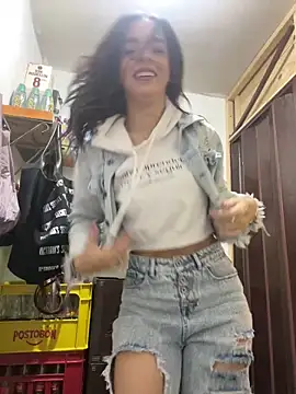 JullieBoo online show from 03.04.25