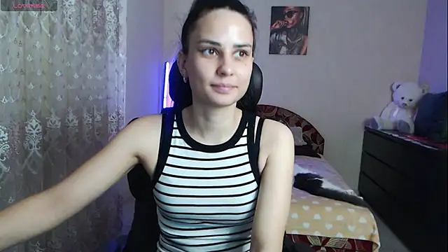 Kriss brunette 5 online show from 11.27.25