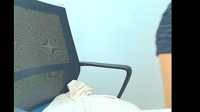 Snapshot of Alaiapink chatting on 02.27.26 Alaiapink online show from 02.27.26