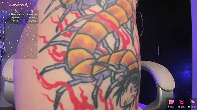 Snapshot of sabrinamoonie chatting on 02.13.25 sabrinamoonie online show from 02.13.25