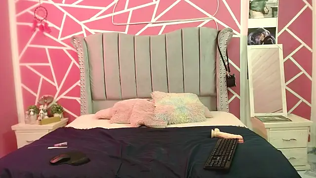 Snapshot of valeria__rouse chatting on 02.08.25 valeria rouse online show from 02.08.25