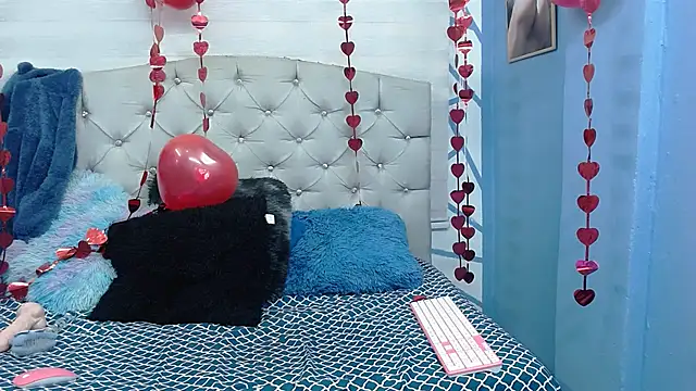Snapshot of valeria__rouse chatting on 02.17.25 valeria rouse online show from 02.17.25