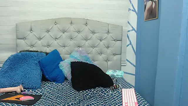 Snapshot of valeria__rouse chatting on 02.24.25 valeria rouse online show from 02.24.25