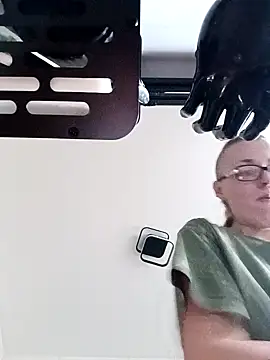 Astrid-Gilbert online show from 02.03.25