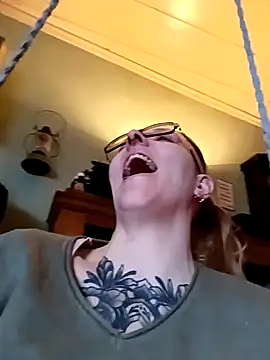 Astrid-Gilbert online show from 02.04.25