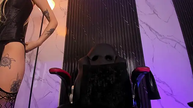 SadieManson  online show from 03.07.25