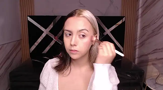 Hela v online show from 03.10.25