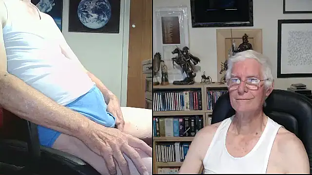 Snapshot of bigears chatting on 10.08.25 bigears online show from 10.08.25