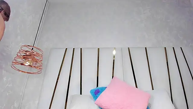 Snapshot of violet_gray_ chatting on 03.06.25 violet gray online show from 03.06.25