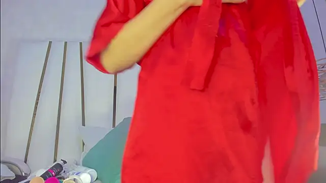 Snapshot of violet_gray_ chatting on 10.31.25 violet gray online show from 10.31.25