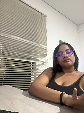 Snapshot of my_cam chatting on 02.27.25 my cam online show from 02.27.25