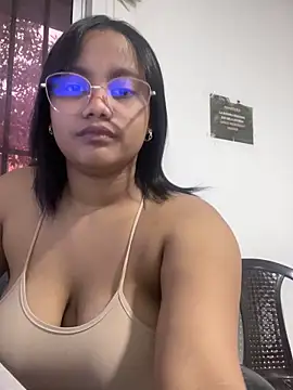 Snapshot of my_cam chatting on 03.01.25 my cam online show from 03.01.25