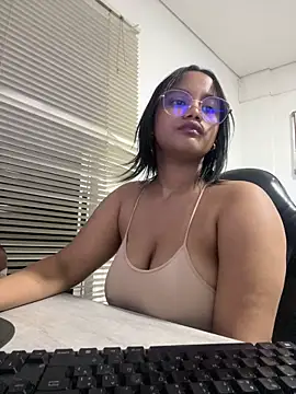 Snapshot of my_cam chatting on 03.05.25 my cam online show from 03.05.25