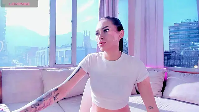 Little  Linda online show from 10.23.25