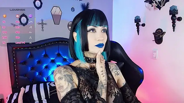 Snapshot of IsisRaichuu_ chatting on 01.13.26 IsisRaichuu online show from 01.13.26