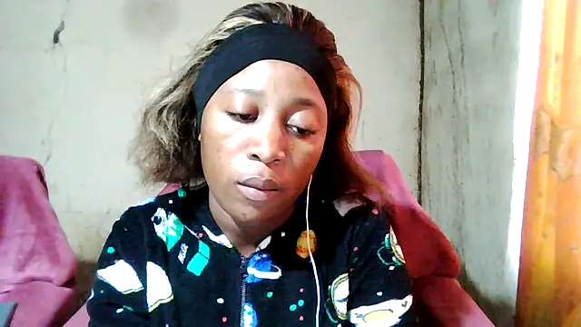 Hotchic22 online show from 09.29.25