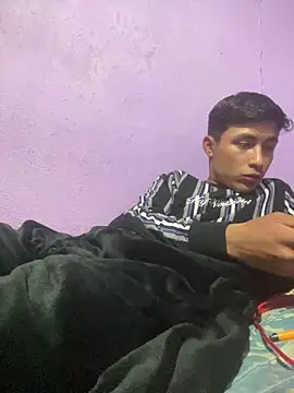 Snapshot of EduardoEspinoza12 chatting on 02.14.25 EduardoEspinoza12 online show from 02.14.25