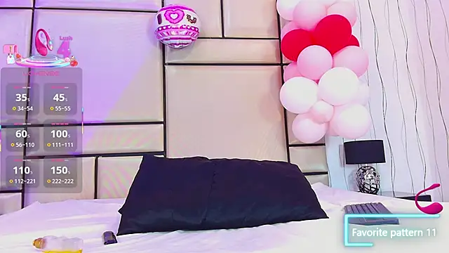 JulianaaHerrera online show from 02.25.25