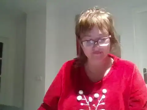 Snapshot of Luzia-Sal chatting on 01.29.25 Luzia-Sal online show from 01.29.25