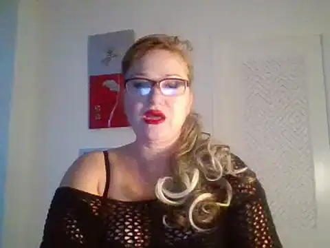 Snapshot of Luzia-Sal chatting on 01.29.25 Luzia-Sal online show from 01.29.25