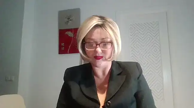 Snapshot of Luzia-Sal chatting on 01.30.25 Luzia-Sal online show from 01.30.25