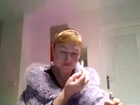 Snapshot of Luzia-Sal chatting on 02.04.25 Luzia-Sal online show from 02.04.25