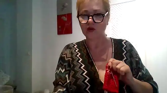 Snapshot of Luzia-Sal chatting on 03.15.25 Luzia-Sal online show from 03.15.25