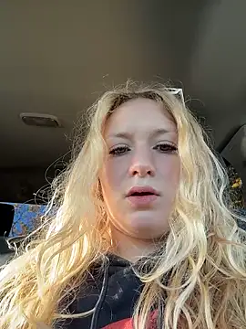 Snapshot of kcmo1010 chatting on 10.29.25 kcmo1010 online show from 10.29.25