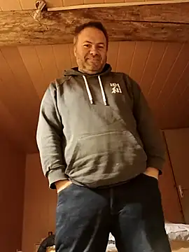 Pourleplasirs online show from 03.06.25