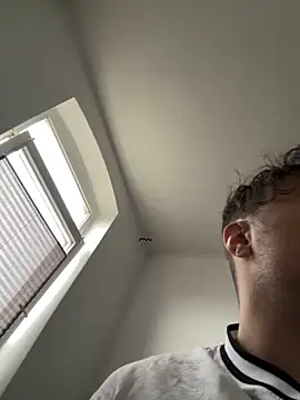 Mo 2003 online show from 01.27.25