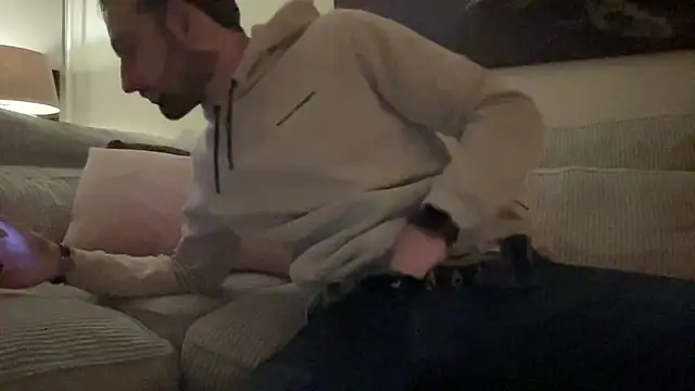 Snapshot of bullyboyy chatting on 11.15.25 bullyboyy online show from 11.15.25