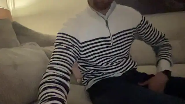 Snapshot of bullyboyy chatting on 12.16.25 bullyboyy online show from 12.16.25