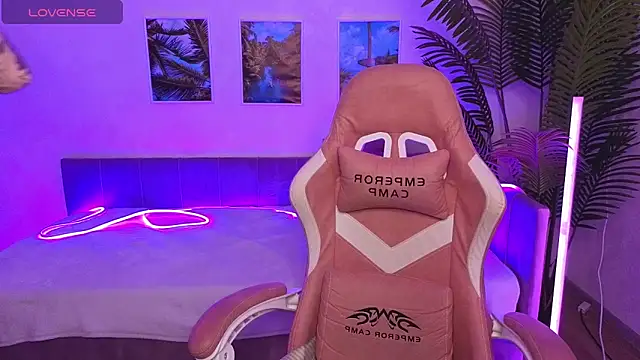 Maya Light online show from 10.18.25