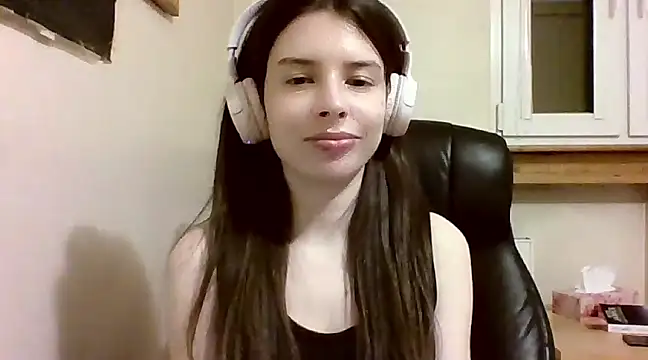 Snapshot of LariceSexy chatting on 03.22.25 LariceSexy online show from 03.22.25