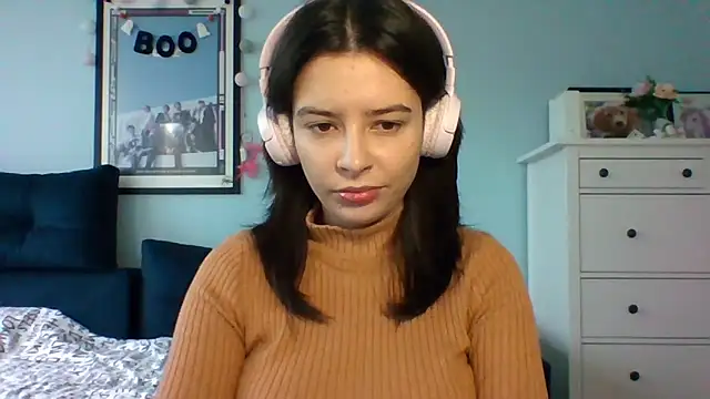 Snapshot of LariceSexy chatting on 10.28.25 LariceSexy online show from 10.28.25