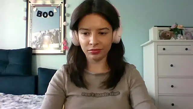 Snapshot of LariceSexy chatting on 10.31.25 LariceSexy online show from 10.31.25