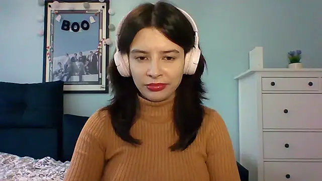 Snapshot of LariceSexy chatting on 11.11.25 LariceSexy online show from 11.11.25