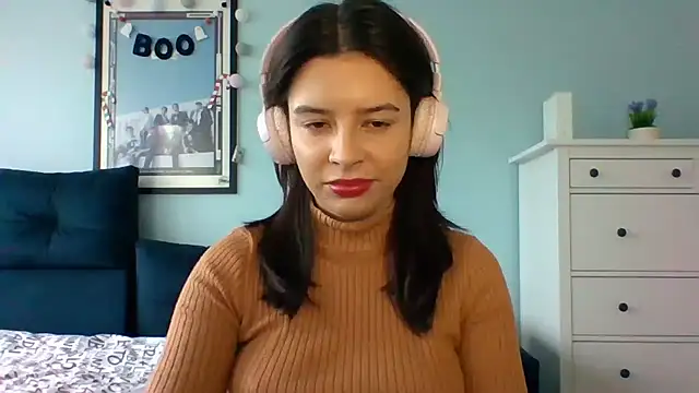 Snapshot of LariceSexy chatting on 11.12.25 LariceSexy online show from 11.12.25