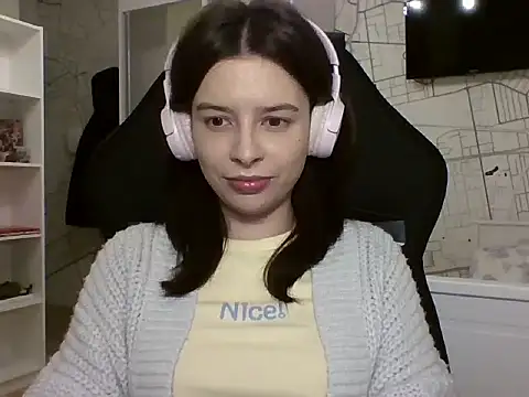 Snapshot of LariceSexy chatting on 11.20.25 LariceSexy online show from 11.20.25