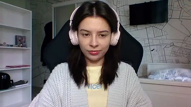 Snapshot of LariceSexy chatting on 11.21.25 LariceSexy online show from 11.21.25