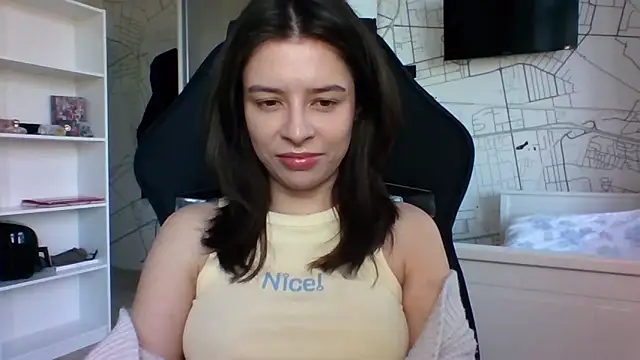 Snapshot of LariceSexy chatting on 11.22.25 LariceSexy online show from 11.22.25