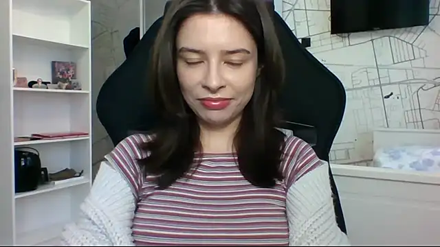 Snapshot of LariceSexy chatting on 11.26.25 LariceSexy online show from 11.26.25