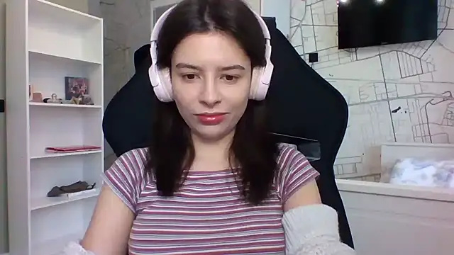 Snapshot of LariceSexy chatting on 11.27.25 LariceSexy online show from 11.27.25